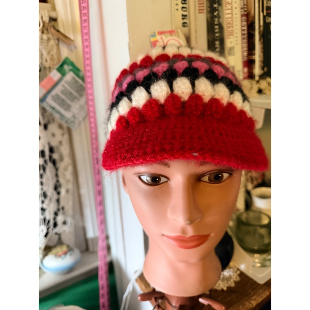 OP Visor Beanie Hat Womens OS Red Multi NWT Crochet Newsboy OL31A101